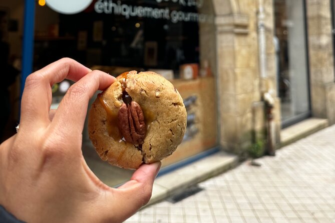 #1 Montmartre Pastries & Chocolate Food Tour with 6+ Tastings - Meeting at Fontaine Pigalle: start where the neighborhood feels real