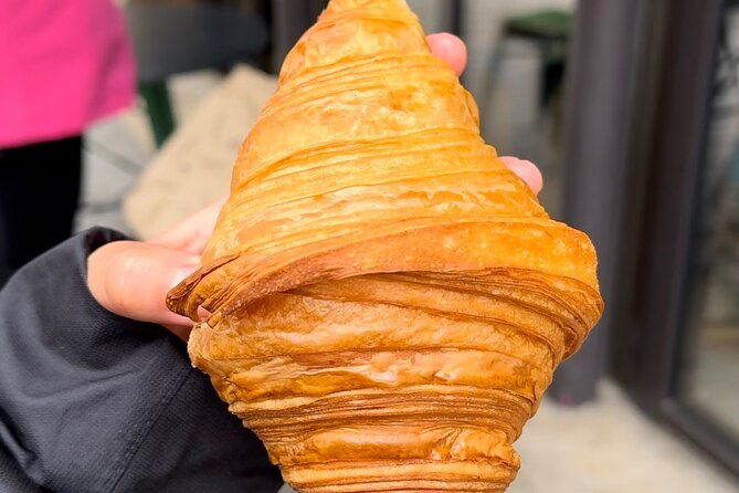 #1 Montmartre Pastries & Chocolate Food Tour with 6+ Tastings - Ending by Moulin Rouge: dessert credits, then the landmark