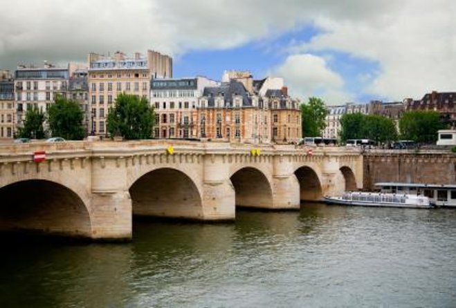 1st Day in Paris Discovery Private Tour: 'How-to' Orientation & Sightseeing Fun! - Key Things That Make This Tour Work