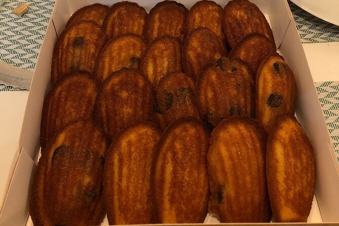 2-Hour Foodie Tour with 10 Tastings in Aix-en-Provence - Calissons and nougat: the local specialties that taste like Aix souvenirs