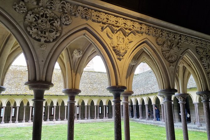 2 hour guided tour of Mont Saint Michel, abbey ticket included - Language, Timing, and Group Size: What Can Shift During the Day