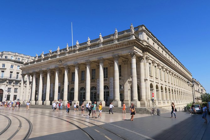 2-Hour Walking Tour of the City’s Iconic Sights and History - Place du Parlement: a quieter square with smart photo angles