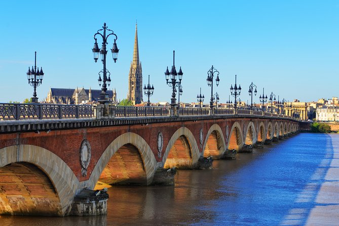 2-Hour Walking Tour of the City’s Iconic Sights and History - Place de la Bourse and the Miroir d’eau moment
