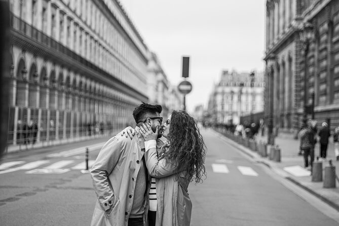 30 min photosession in Paris, all photos sent and edited - Where to meet near the Eiffel Tower (and how not to waste time)