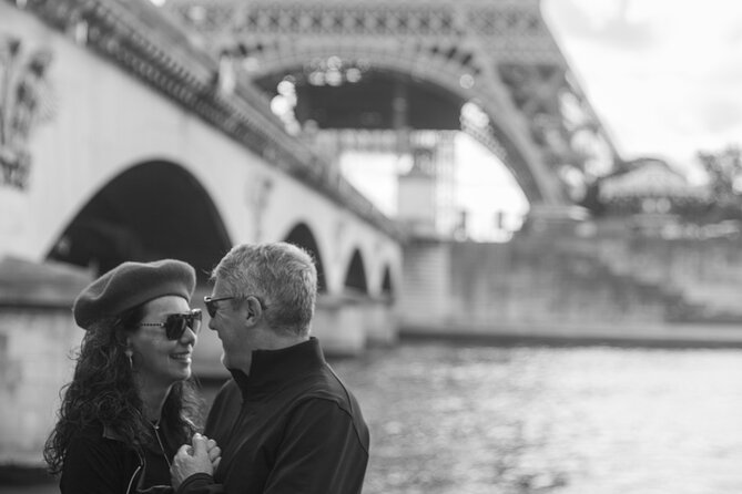 30 min photosession in Paris, all photos sent and edited - Delivery timing: you get everything, edited, fast