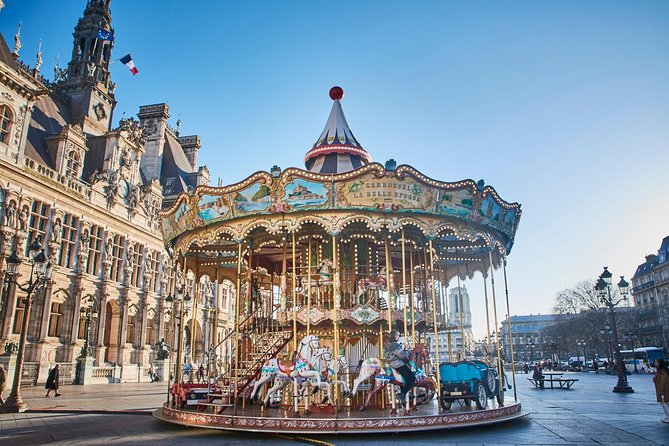 4-hour private tour Montmartre & Marais - Starting at Hôtel de Ville in Le Marais