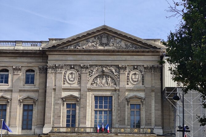 4 hours Paris Private Tour with hotel pickup & drop - Hôtel de Ville and the short route through central Paris