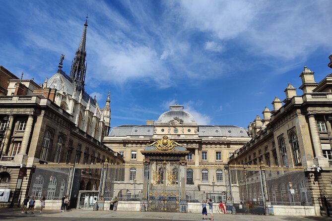 4 hours Paris Private Tour with hotel pickup & drop - What the guide and driver arrangement means