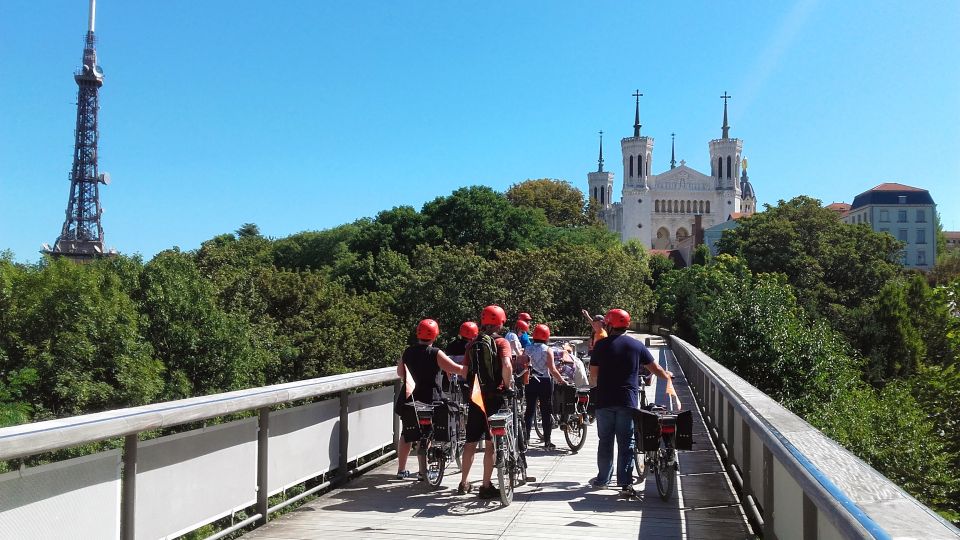 4h Complete Lyon Experience - E-Bike, Tasting & Walk - Entering Lyon with a Bosch-powered e-bike