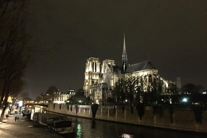 A City of Shadows: Dark Tales of Paris by Night - Key points to know before you book