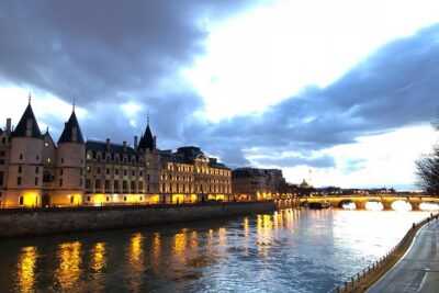 A City of Shadows: Dark Tales of Paris by Night - Starting at Pont Neuf, Paris’s old river crossing