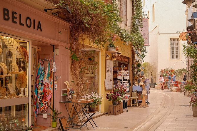 A day in Provence: Les Baux de Provence, Saint Rémy and more - L’Isle-sur-la-Sorgue ends beside the water