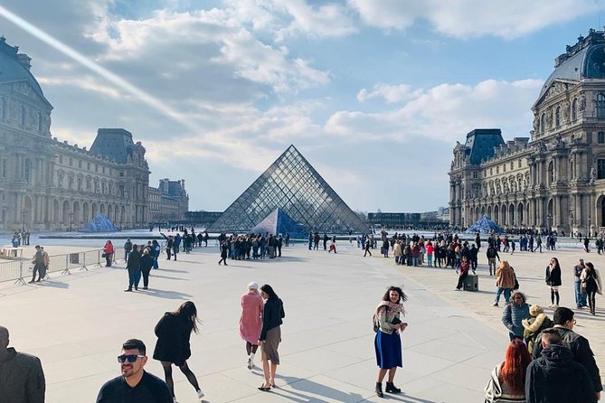 A Private Curated Journey Through the Louvre - English Language and Question Time