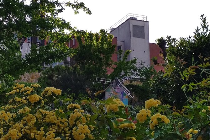 A Self-Guided Audio Tour Around Parc Montsouris - Circling the park instead of entering it