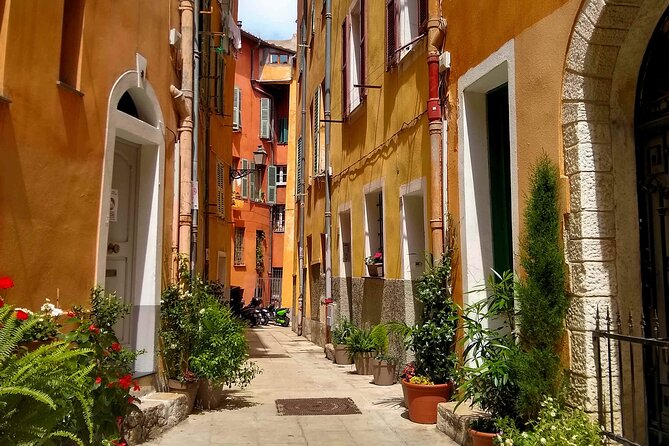 A Writer's Guide to Nice: An Audio Tour of the Old Town - Who should choose this Old Town walk