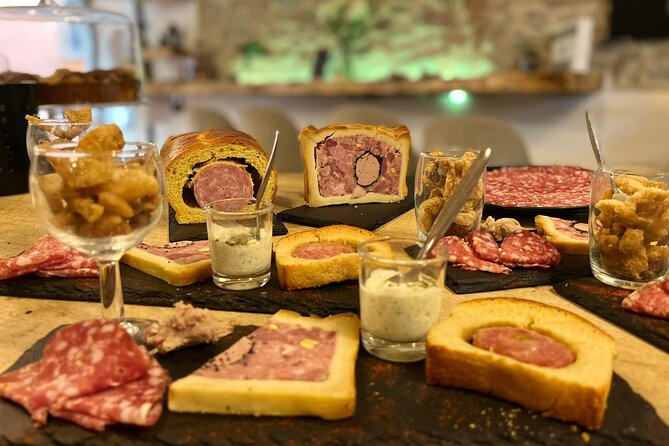 Afternoon Old Town Food tour - A 3pm walk that mixes Old Lyon streets with real food stops