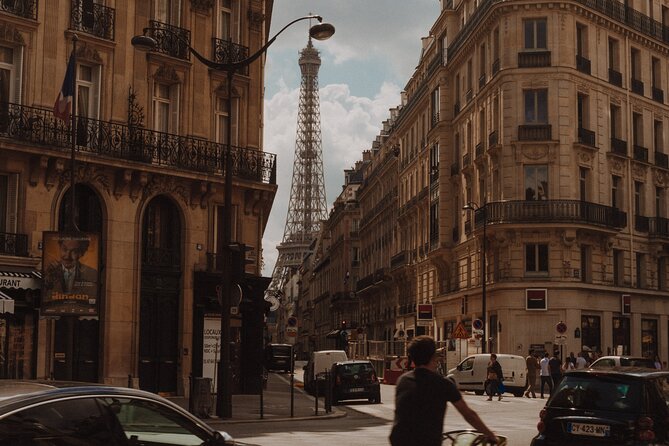 Airport transfer CDG - Paris | Driver Professional - A direct ride instead of a Paris introduction