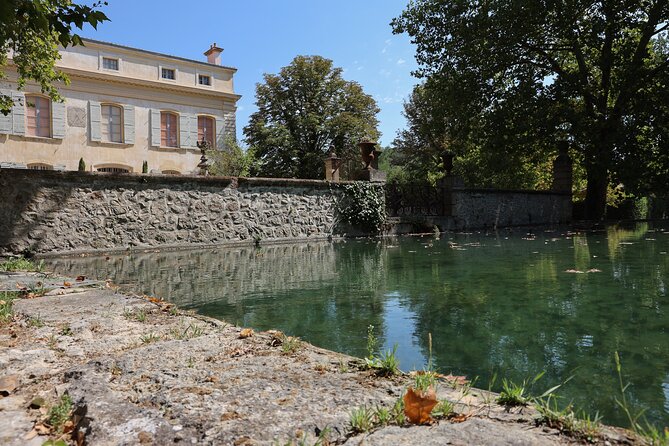 Aix-en-Provence old town, wine & art of Châteaux Beaupré & Bonisson private tour - Key points to know before booking