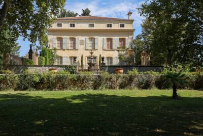 Aix-en-Provence old town, wine & art of Châteaux Beaupré & Bonisson private tour - Following the Cezanne thread