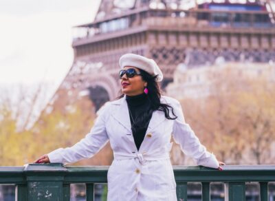 Amazing photo session in Paris - The square, the steps, and the garden