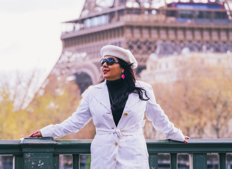 Amazing photo session in Paris - The square, the steps, and the garden