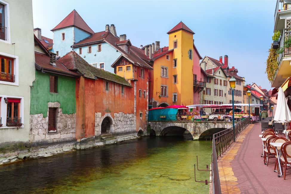 Annecy: Express Walk with a Local in 60 minutes - Who this Annecy local walk is best for