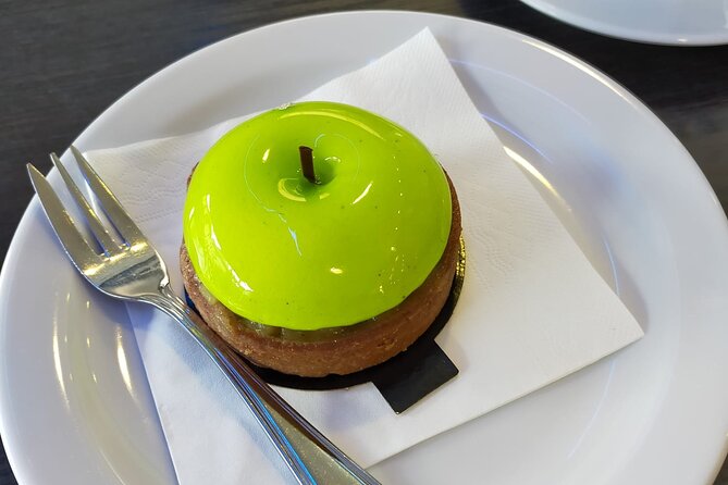 Annecy Food Tour – A Full French Meal Experience by Do Eat Better - Stop 4: Place des Cordeliers Pastry Stop (Sweet Relief, Savoy Style)