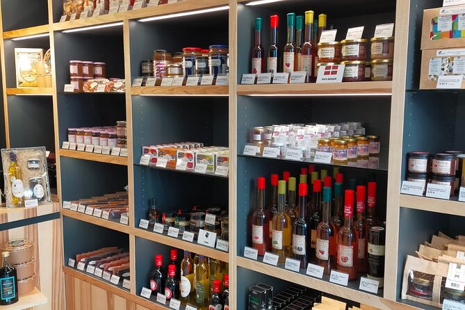 Annecy Food Tour – A Full French Meal Experience by Do Eat Better - Guides, Group Size, and the Pace You’ll Feel