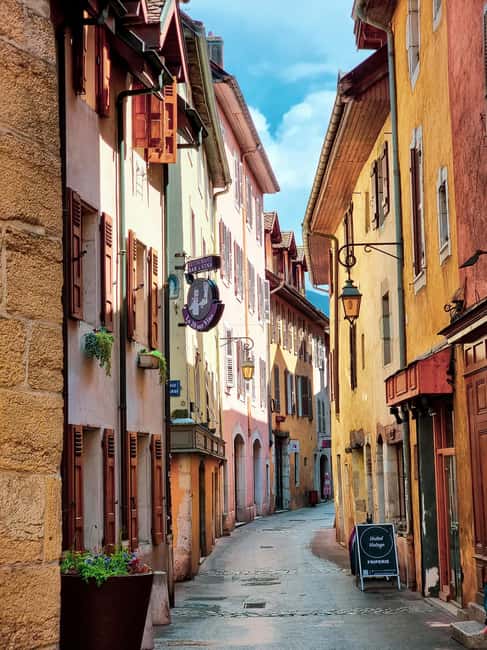 Annecy: Traditional Food Group Walking Tour - Group size and walking pace: why max 12 feels like the sweet spot