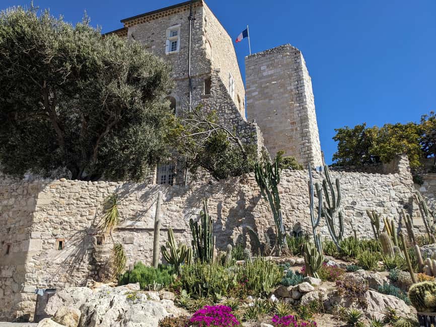 Antibes: 2 hour walking tour in the old town - Key highlights before you step off