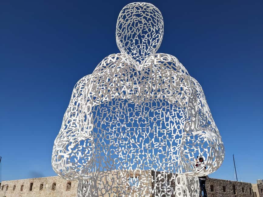 Antibes: 2 hour walking tour in the old town - Entering the ramparts: medieval streets with real context