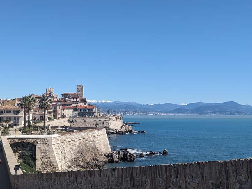 Antibes: 2 hour walking tour in the old town - Urban art and craft workshops: the modern Antibes you can spot in minutes