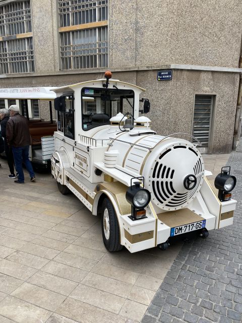Antibes: 2-Way Little Train of Antibes Tour to Juan-les-Pins - Using hop on hop off like a pro (and avoiding frustration)
