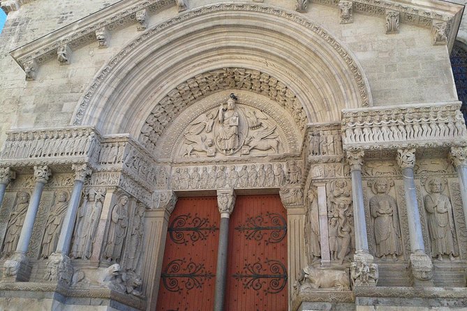 Arles, Les Baux and Saint Remy de Provence from Marseille - The guide experience: narration that helps you actually see