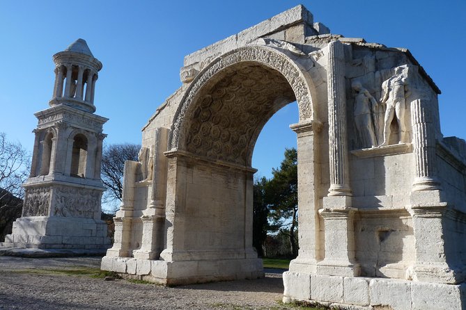 Arles, Les Baux & Saint-Remy de Provence from Aix - Saint-Remy: Wednesday market energy and Van Gogh context