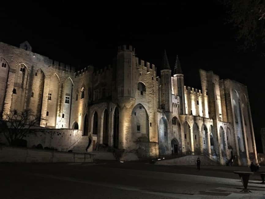 Avignon: La Noctambule du Pape Night Tour - Following the ramparts to Saint Bénezet bridge
