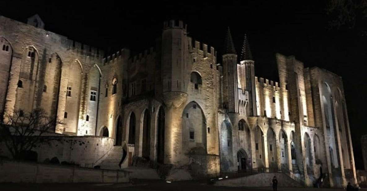 Avignon: La Noctambule du Pape Night Tour - Reaching the Palais des Papes