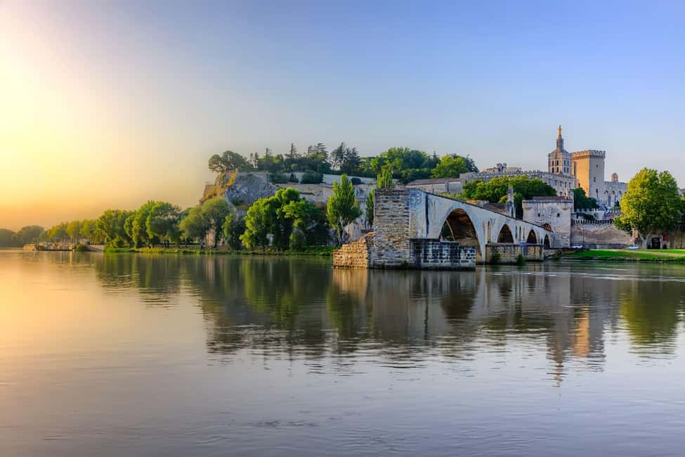 Avignon: Private Walking Tour – Discover History & Heritage - Palace of the Popes: what you see outside (2 hours) versus inside (3 hours)