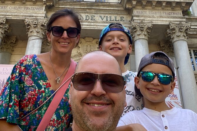 Avignon Scavenger Hunt and Sights Self-Guided Tour - Reaching Hôtel de Ville and Other Stops