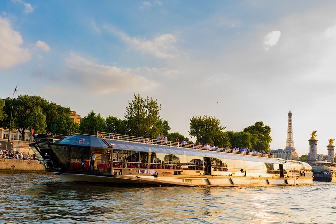 Bateaux Mouches Dinner Cruise on the Seine River in Paris - Getting There: Port de la Conférence vs Alma Bridge Times
