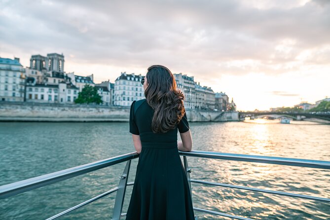 Bateaux Mouches Sightseeing Cruise in Paris with Champagne - Why the Bateaux Mouches Champagne Cruise Makes Sense for Paris