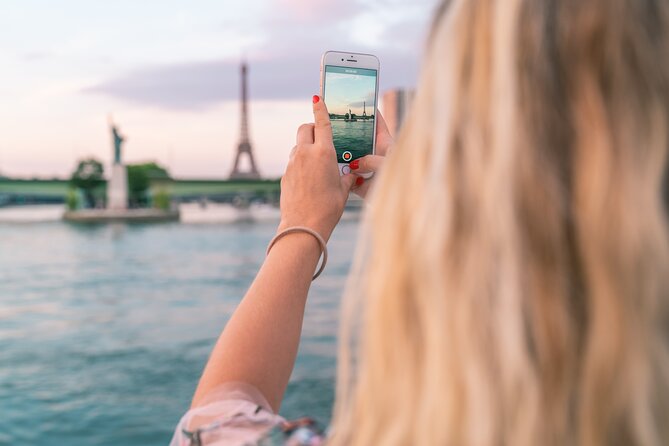 Bateaux Mouches Sightseeing Cruise in Paris with Champagne - Seating, Audio, and Crowds: The Real Tradeoffs