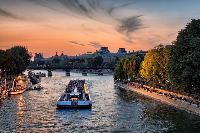 Bateaux Mouches Sightseeing Cruise on the Seine River in Paris - Two decks, one route: where you should sit for comfort and views