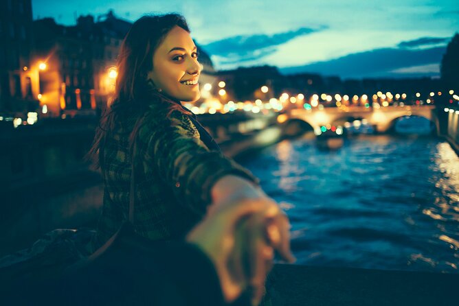 Bateaux Mouches Sightseeing Cruise on the Seine River in Paris - The itinerary you’ll actually recognize: landmarks in walking-distance order