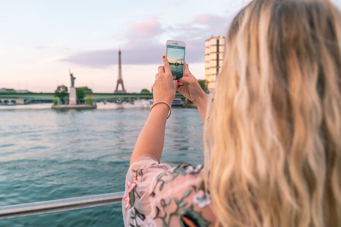 Bateaux Mouches Sightseeing Cruise on the Seine River in Paris - Price and value: is about $20.40 worth it?
