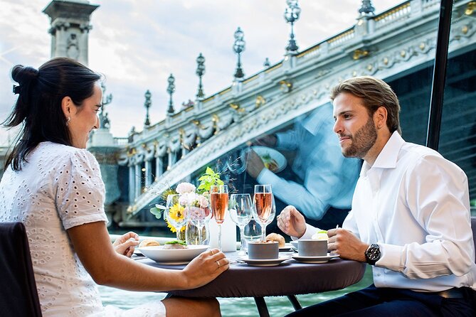 Bateaux Parisiens Seine River Gourmet Lunch & Sightseeing Cruise - Lunch itself: what you’re actually eating (and how to choose well)