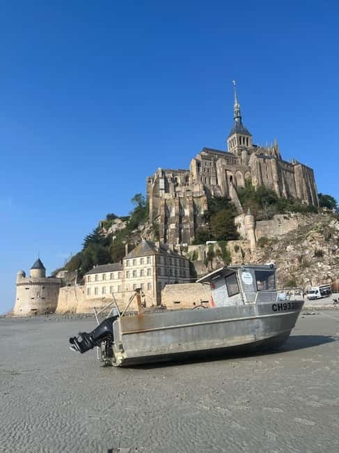 Bay of Mont Saint-Michel : Quicksands + See The Tide Coming - Who will get the most from this experience?