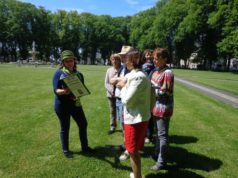 Bayeux: 9.30 DAILY 2-HOUR WALKING GROUP CITY TOUR IN ENGLISH - Should You Book the 9.30 English Bayeux Walking Tour?