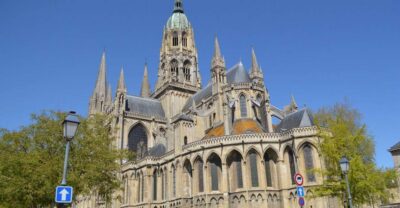 Bayeux: Private Guided Walking Tour - Starting beside the famous Bayeux embroidery