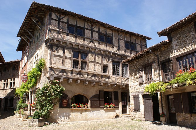 Beaujolais & Perouges Medieval Town (9:00 am to 5:15 pm - Small Group Tour Lyon - Price and value: what € and time add up to